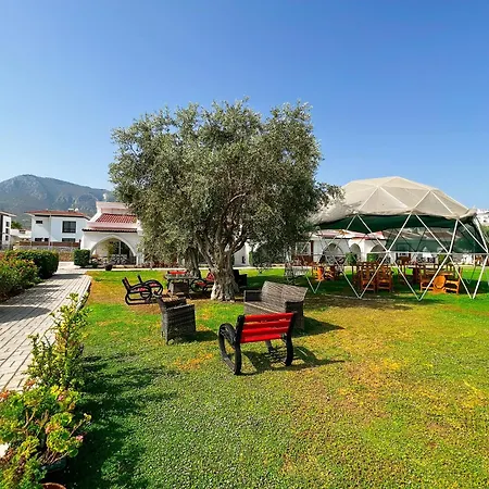 Kyrenia Elegant Vilă *